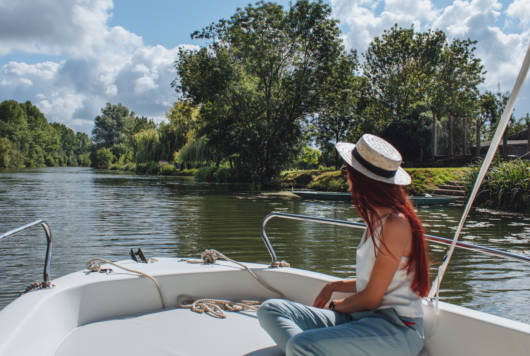 Balade en bateau habitable dans le marais poitevin